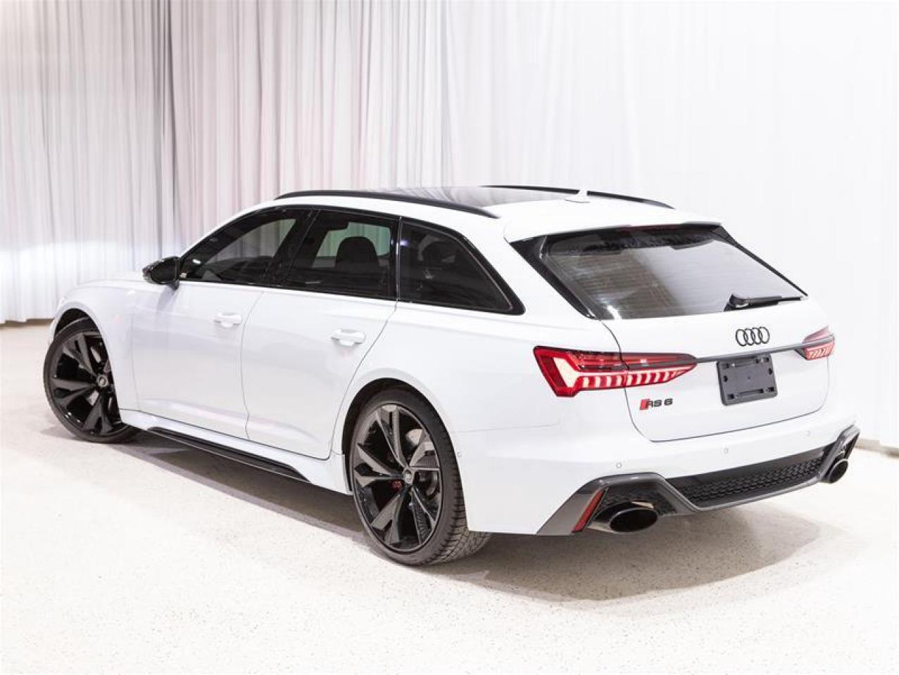 2023 Audi RS 6 Avant 4.0T quattro 8sp S-tronic Photo3