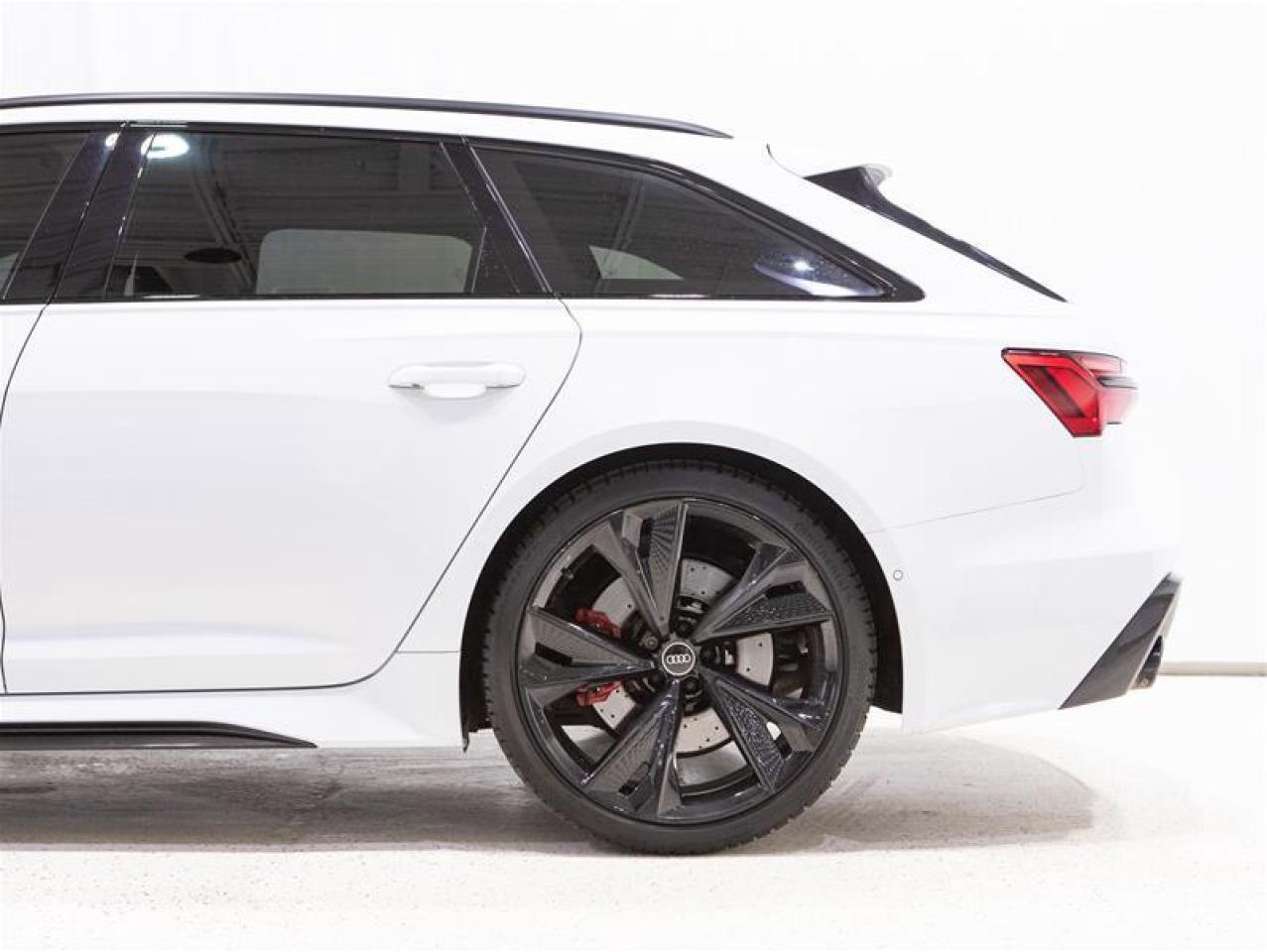 2023 Audi RS 6 Avant 4.0T quattro 8sp S-tronic Photo