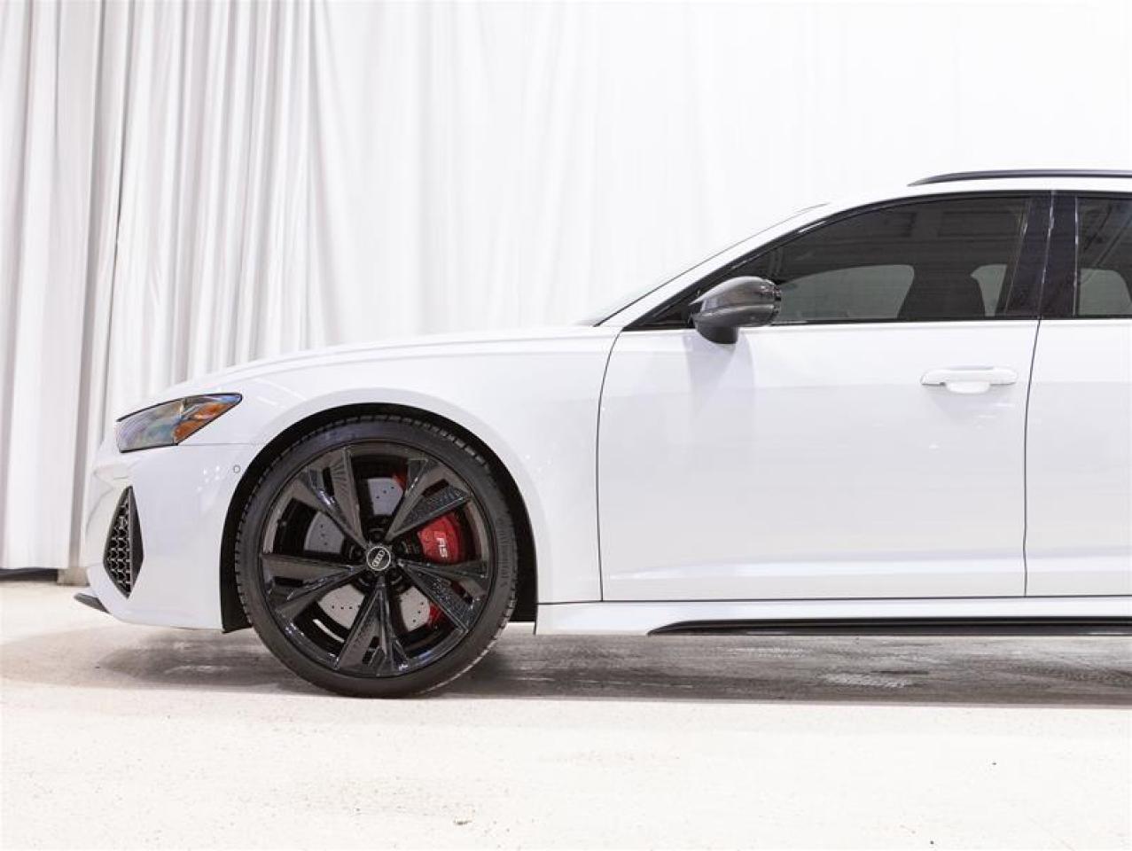 2023 Audi RS 6 Avant 4.0T quattro 8sp S-tronic Photo