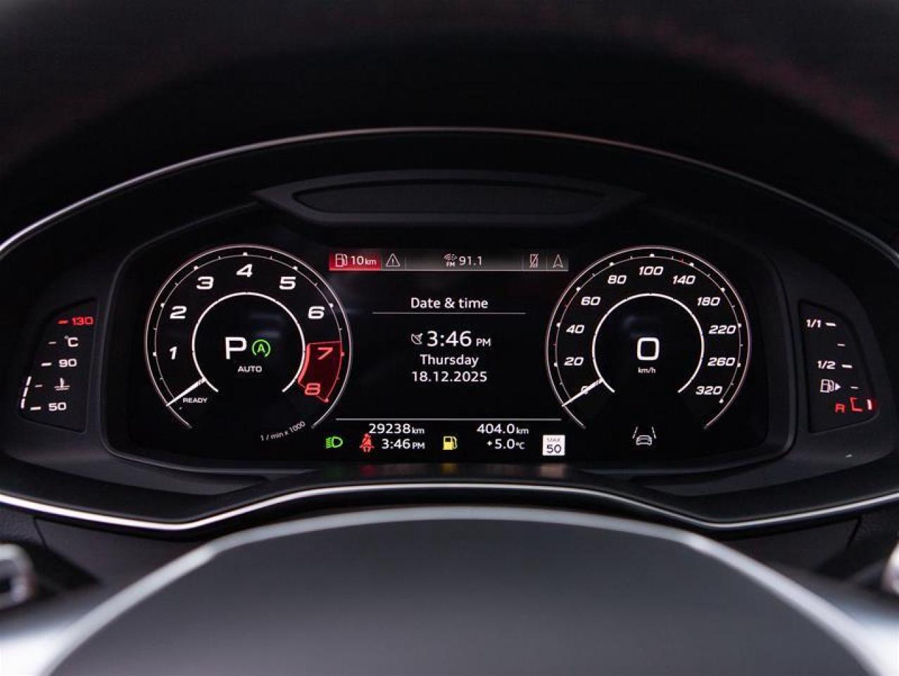 2023 Audi RS 6 Avant 4.0T quattro 8sp S-tronic Photo