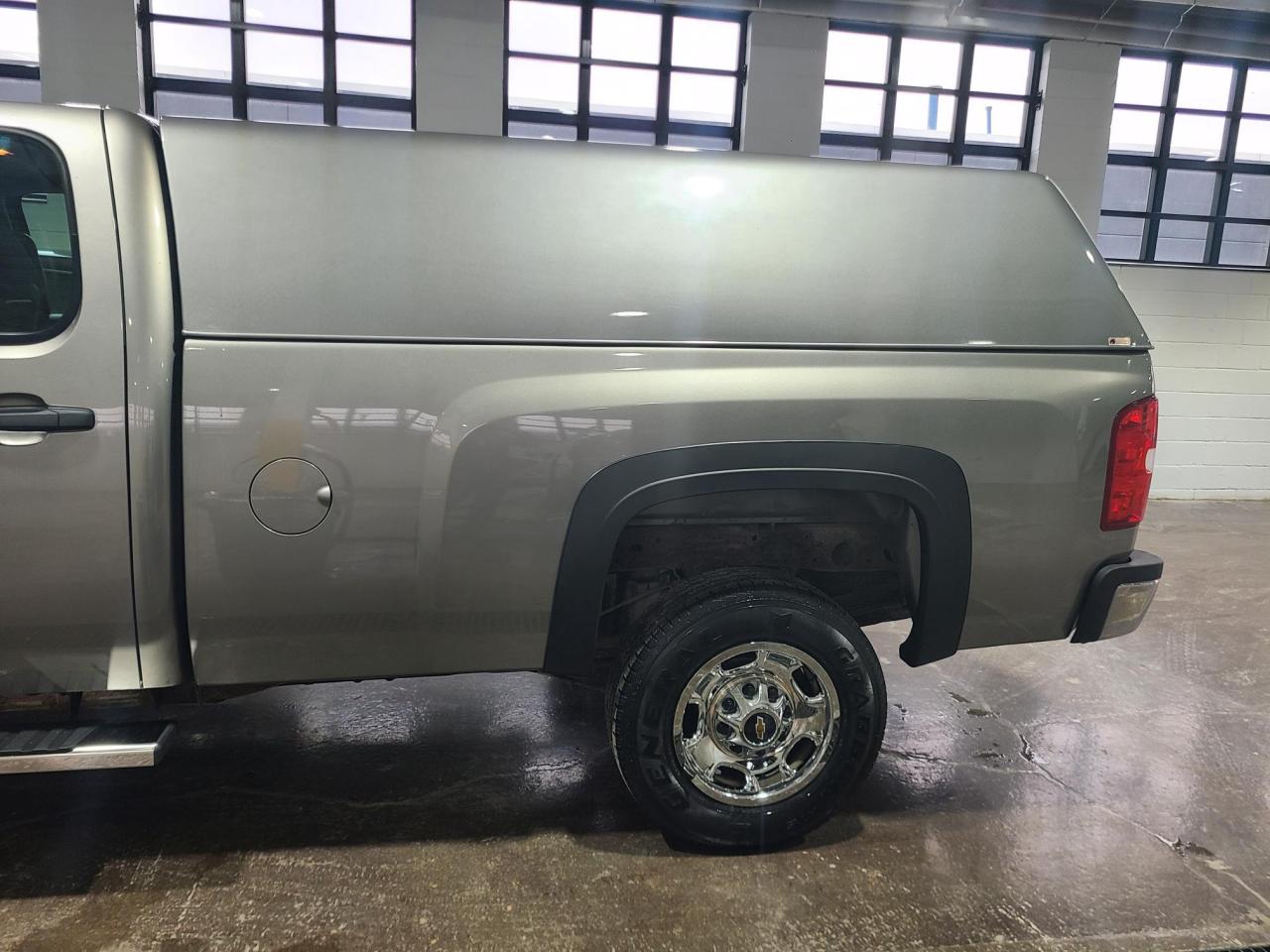 2014 Chevrolet SILVERADO 2500HD V8 6.0L-CREW CAB-LONG BOX-MATCHING CAP-146KM! Photo