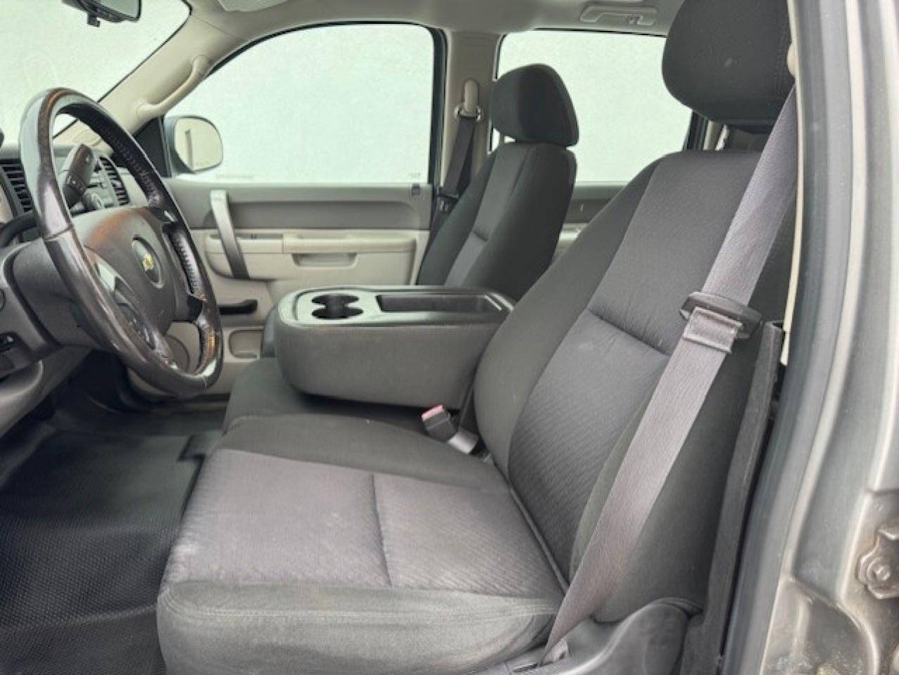 2014 Chevrolet SILVERADO 2500HD V8 6.0L-CREW CAB-LONG BOX-MATCHING CAP-146KM! Photo