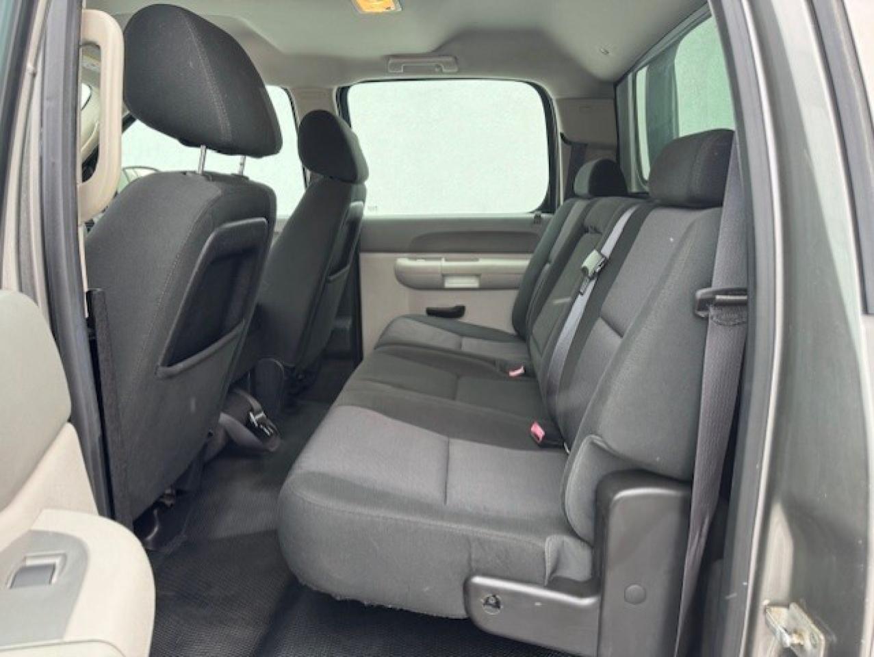 2014 Chevrolet SILVERADO 2500HD V8 6.0L-CREW CAB-LONG BOX-MATCHING CAP-146KM! Photo