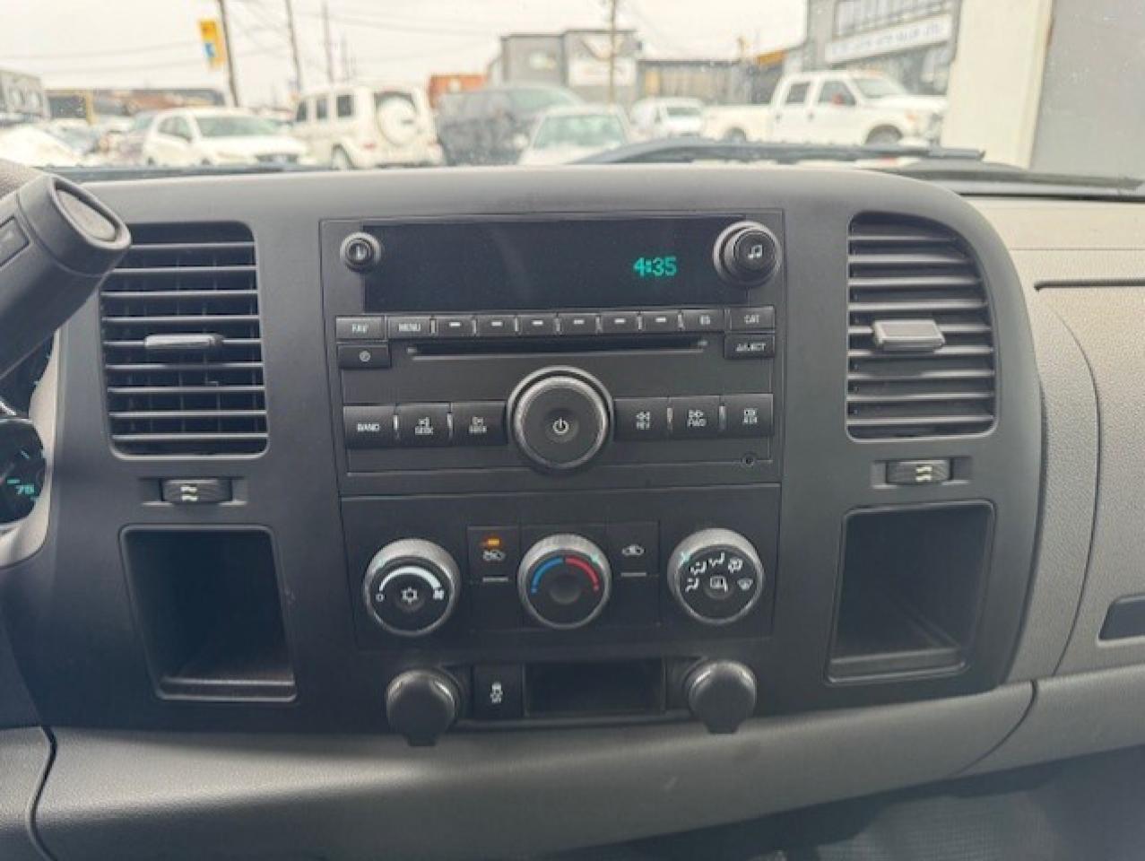 2014 Chevrolet SILVERADO 2500HD V8 6.0L-CREW CAB-LONG BOX-MATCHING CAP-146KM! Photo