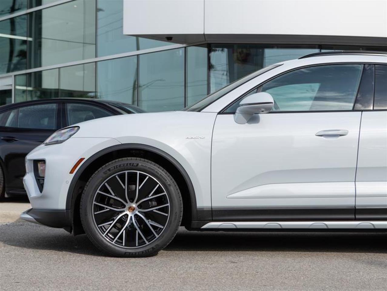 2024 Porsche Macan Electric 4 AWD Photo