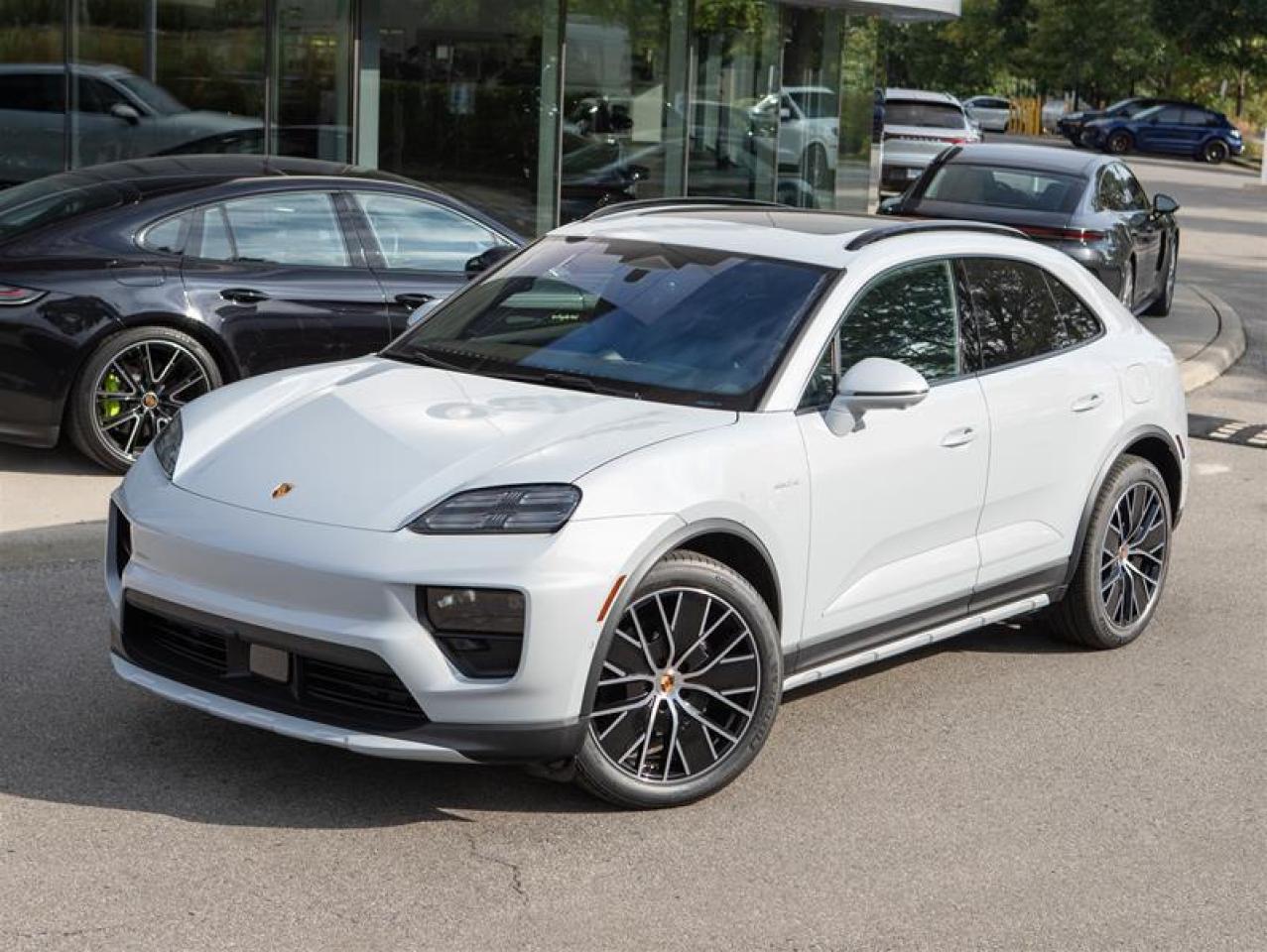 2024 Porsche Macan Electric 4 AWD Photo