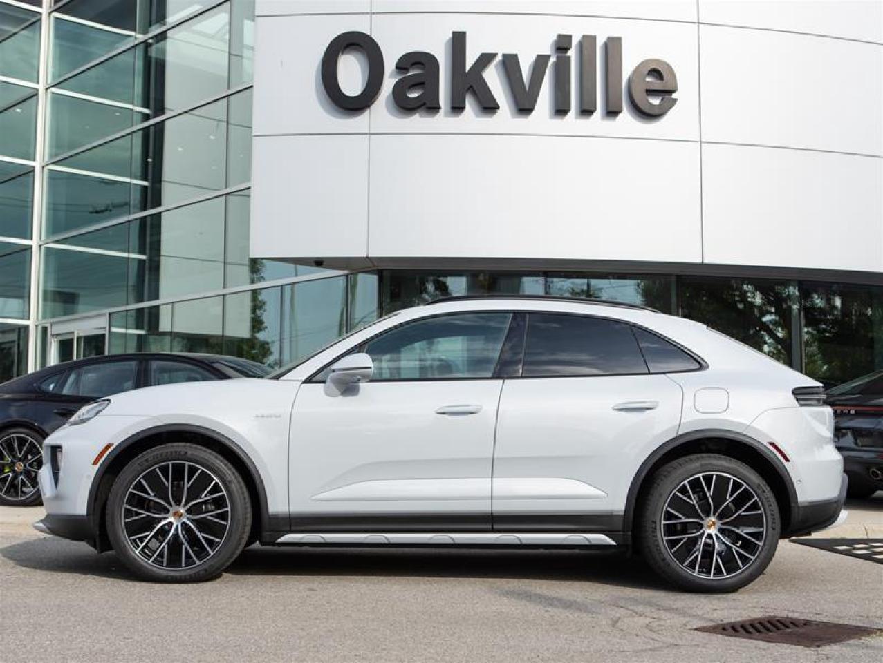 2024 Porsche Macan Electric 4 AWD Photo
