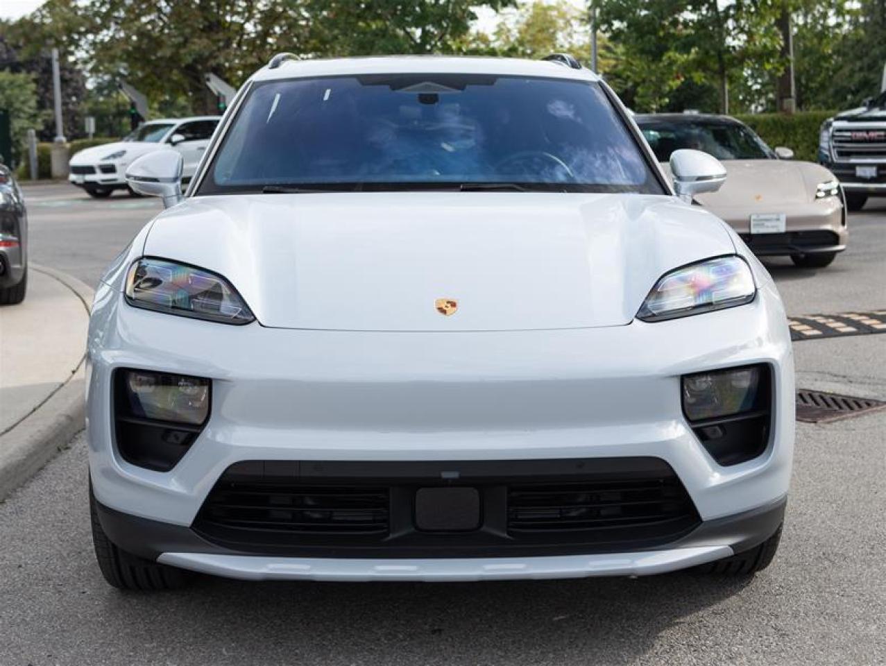 2024 Porsche Macan Electric 4 AWD Photo