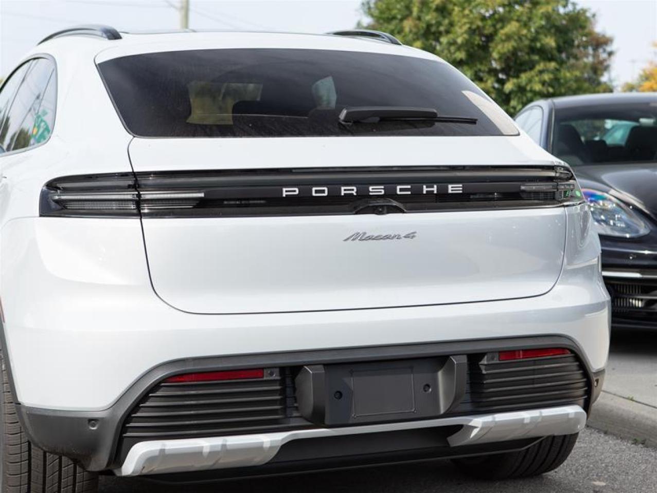 2024 Porsche Macan Electric 4 AWD Photo