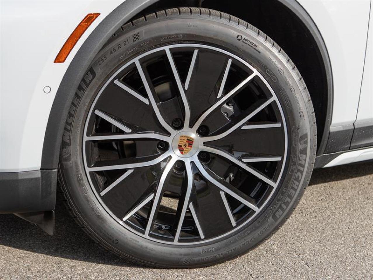 2024 Porsche Macan Electric 4 AWD Photo