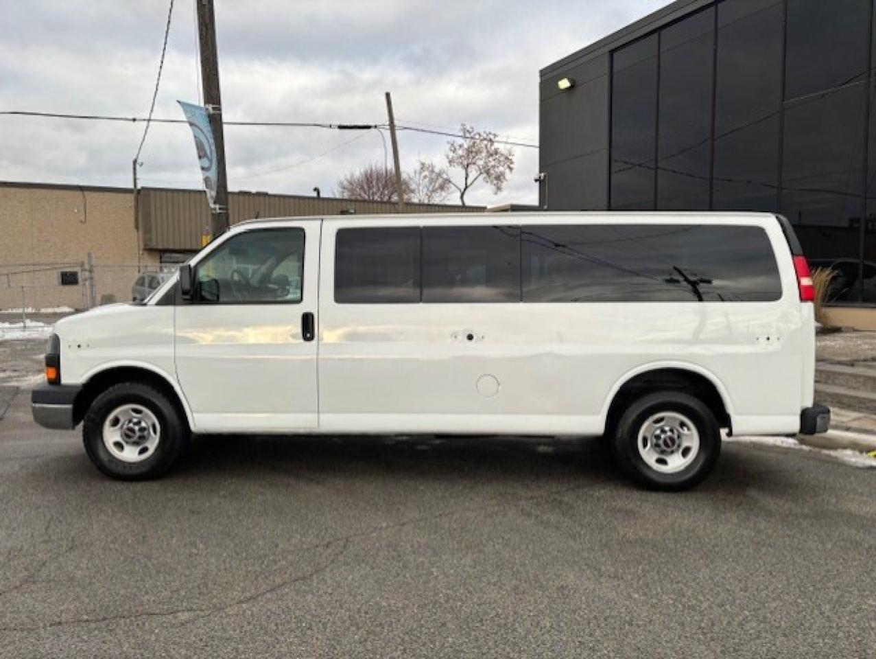 2015 GMC Savana Passenger LT 3500 15 PASSENGER EXTENDED-REMOTE START-TOW PKG Photo