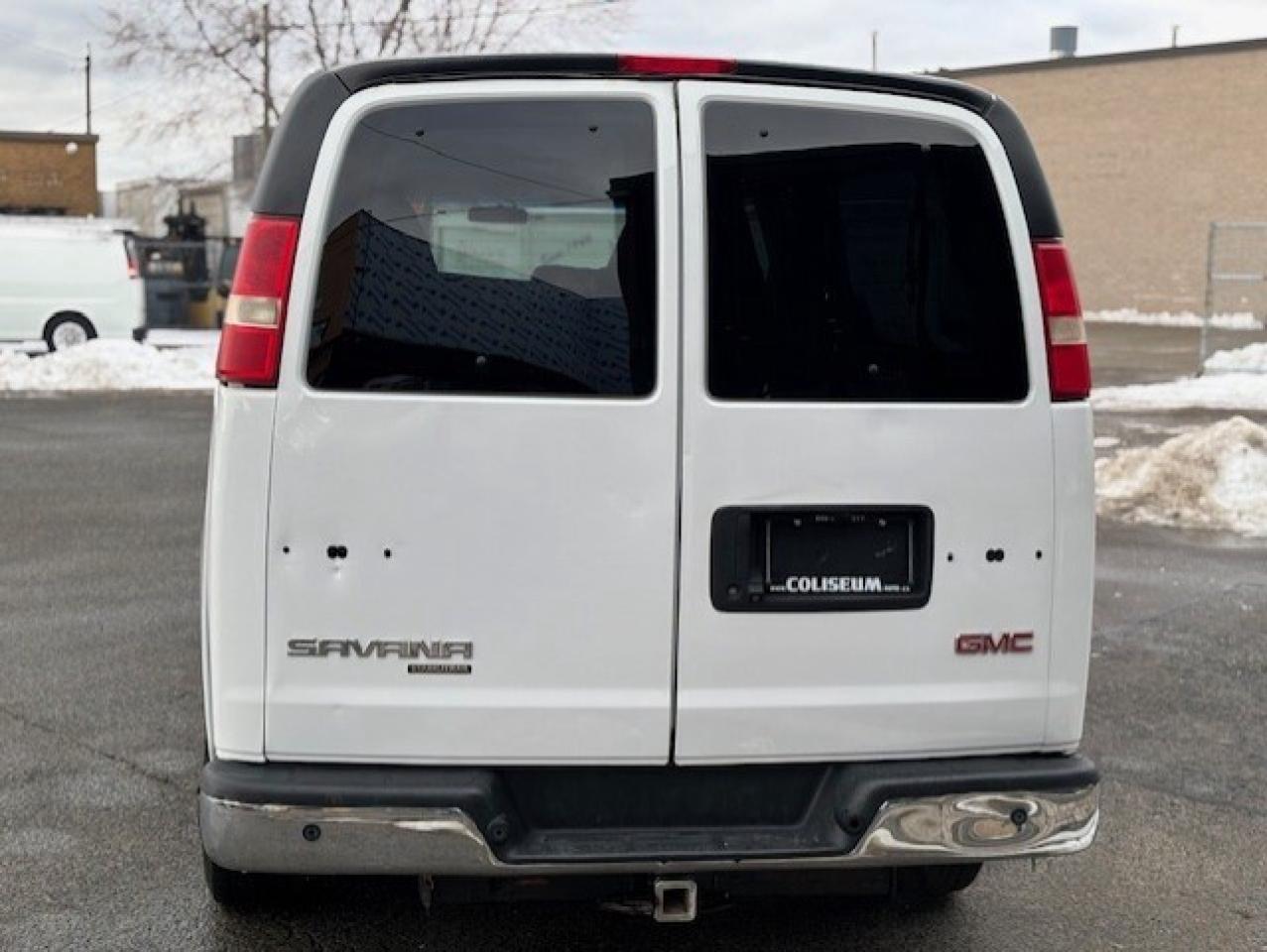 2015 GMC Savana Passenger LT 3500 15 PASSENGER EXTENDED-REMOTE START-TOW PKG Photo3