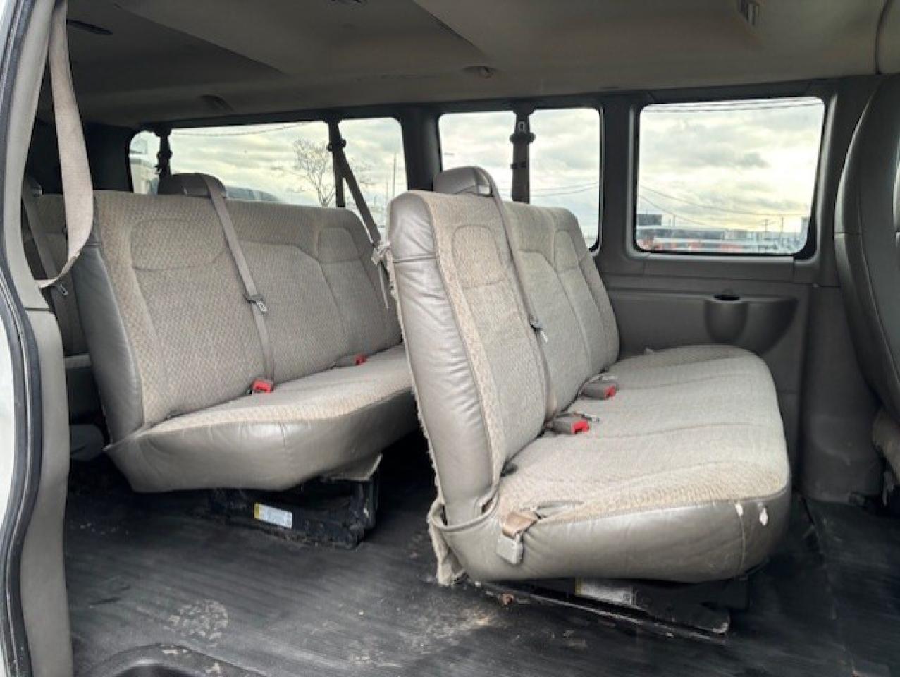 2015 GMC Savana Passenger LT 3500 15 PASSENGER EXTENDED-REMOTE START-TOW PKG Photo