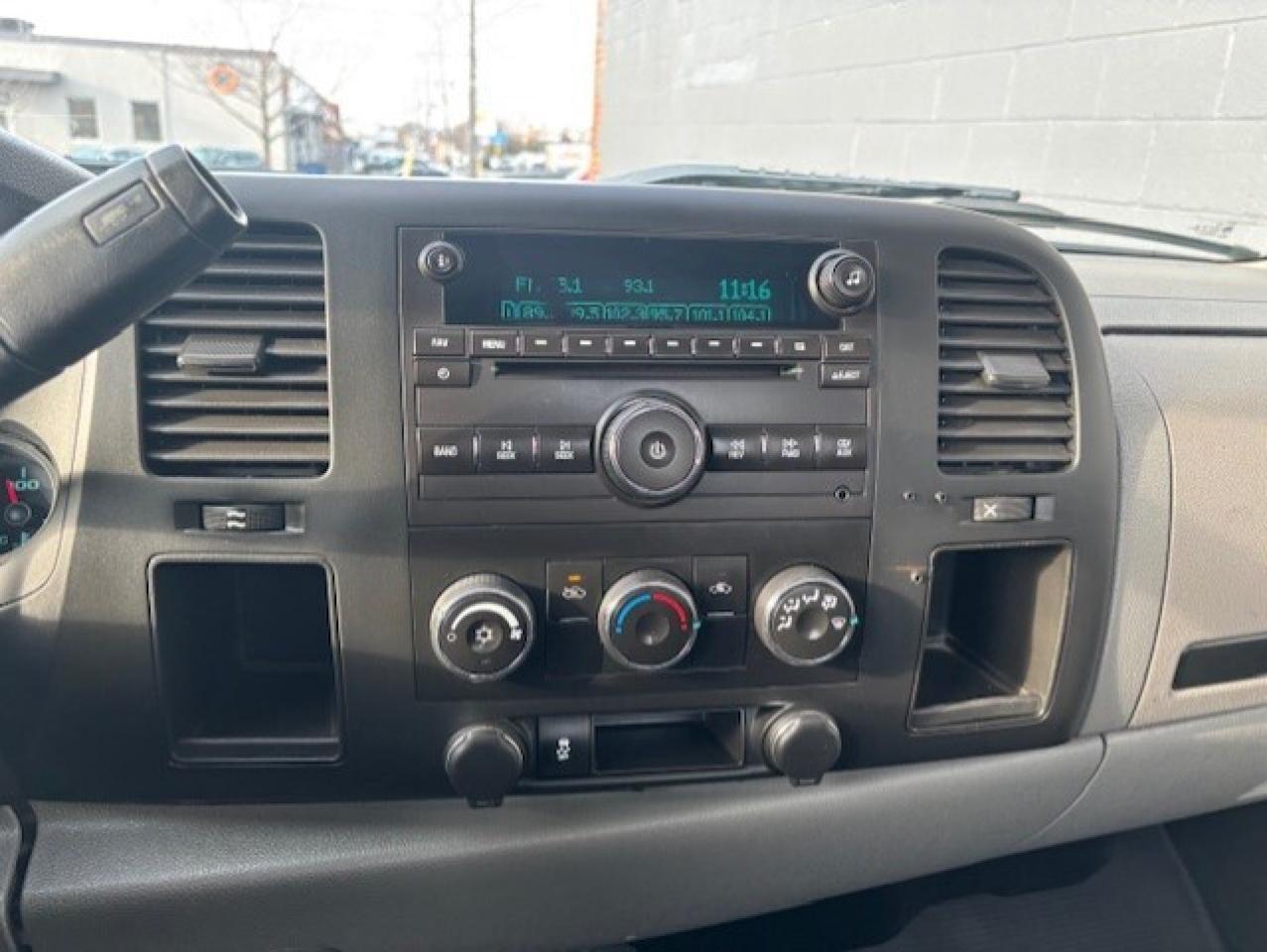 2013 GMC Sierra 1500 V6 REGULAR CAB-8 FOOT LONG BOX-1 OWNER-CERTIFIED! Photo