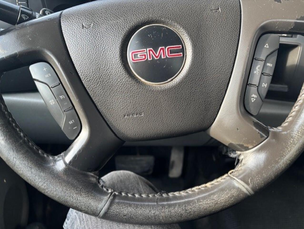 2013 GMC Sierra 1500 V6 REGULAR CAB-8 FOOT LONG BOX-1 OWNER-CERTIFIED! Photo