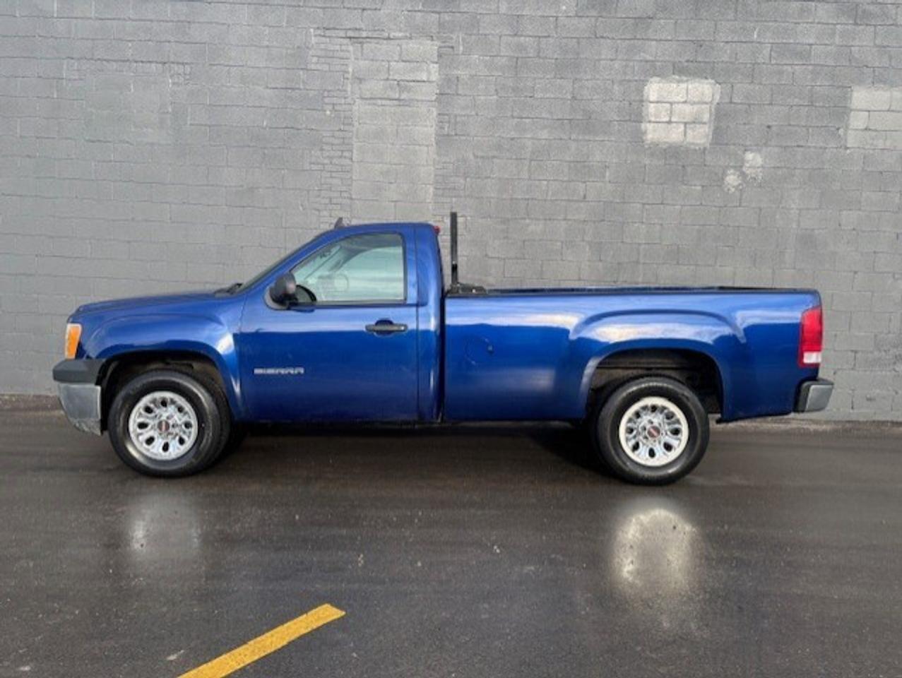 2013 GMC Sierra 1500 V6 REGULAR CAB-8 FOOT LONG BOX-1 OWNER-CERTIFIED! Photo