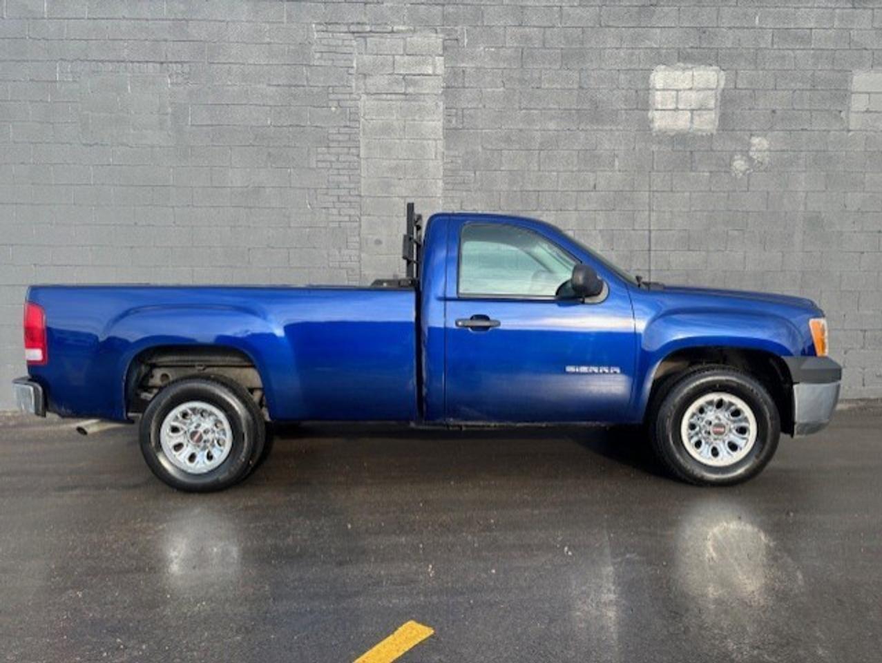 2013 GMC Sierra 1500 V6 REGULAR CAB-8 FOOT LONG BOX-1 OWNER-CERTIFIED! Photo