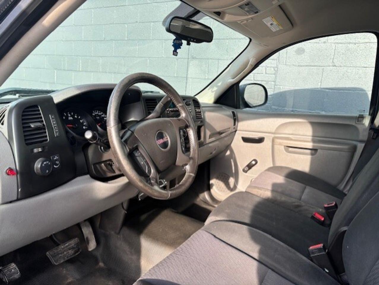 2013 GMC Sierra 1500 V6 REGULAR CAB-8 FOOT LONG BOX-1 OWNER-CERTIFIED! Photo