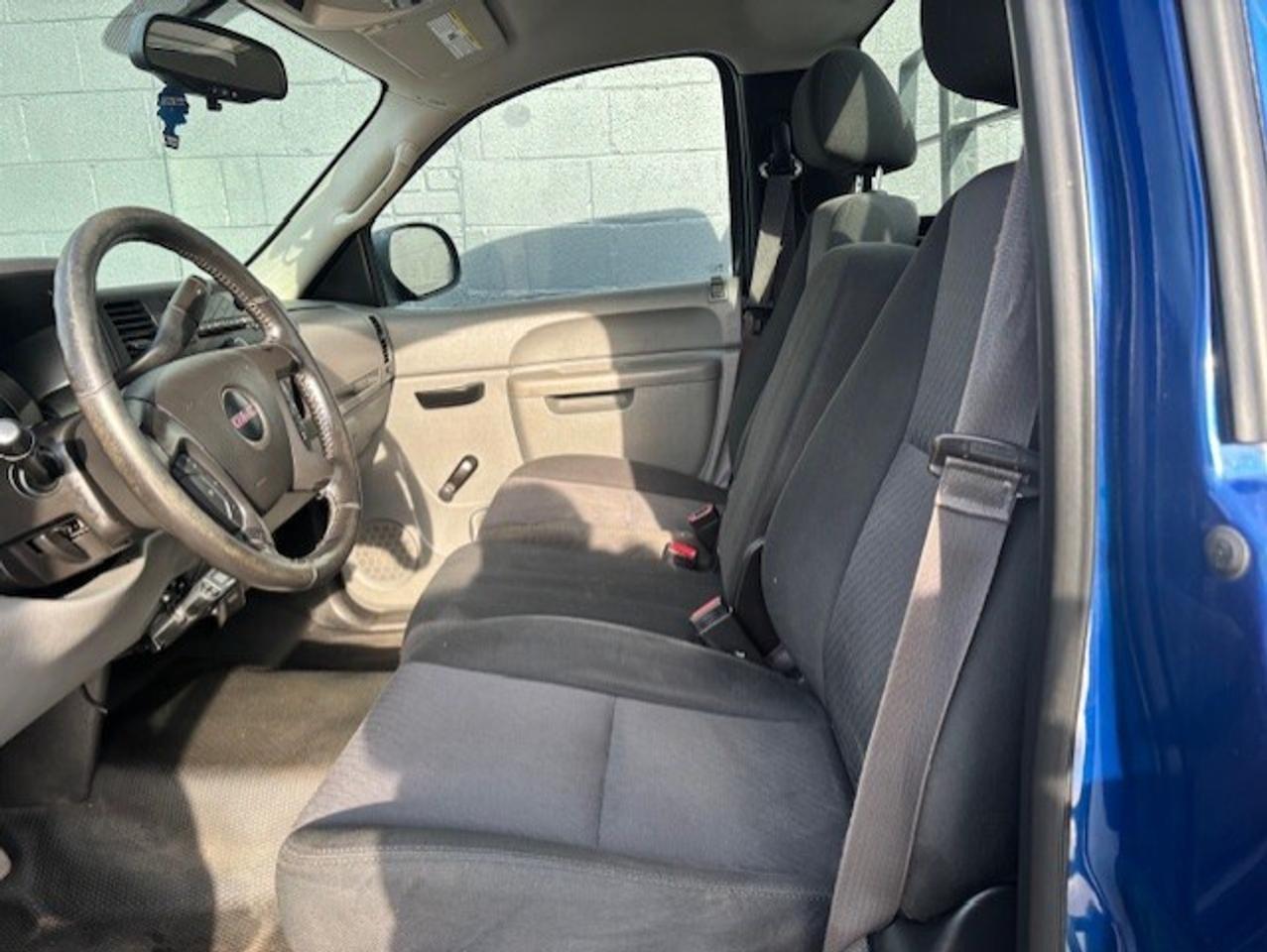 2013 GMC Sierra 1500 V6 REGULAR CAB-8 FOOT LONG BOX-1 OWNER-CERTIFIED! Photo