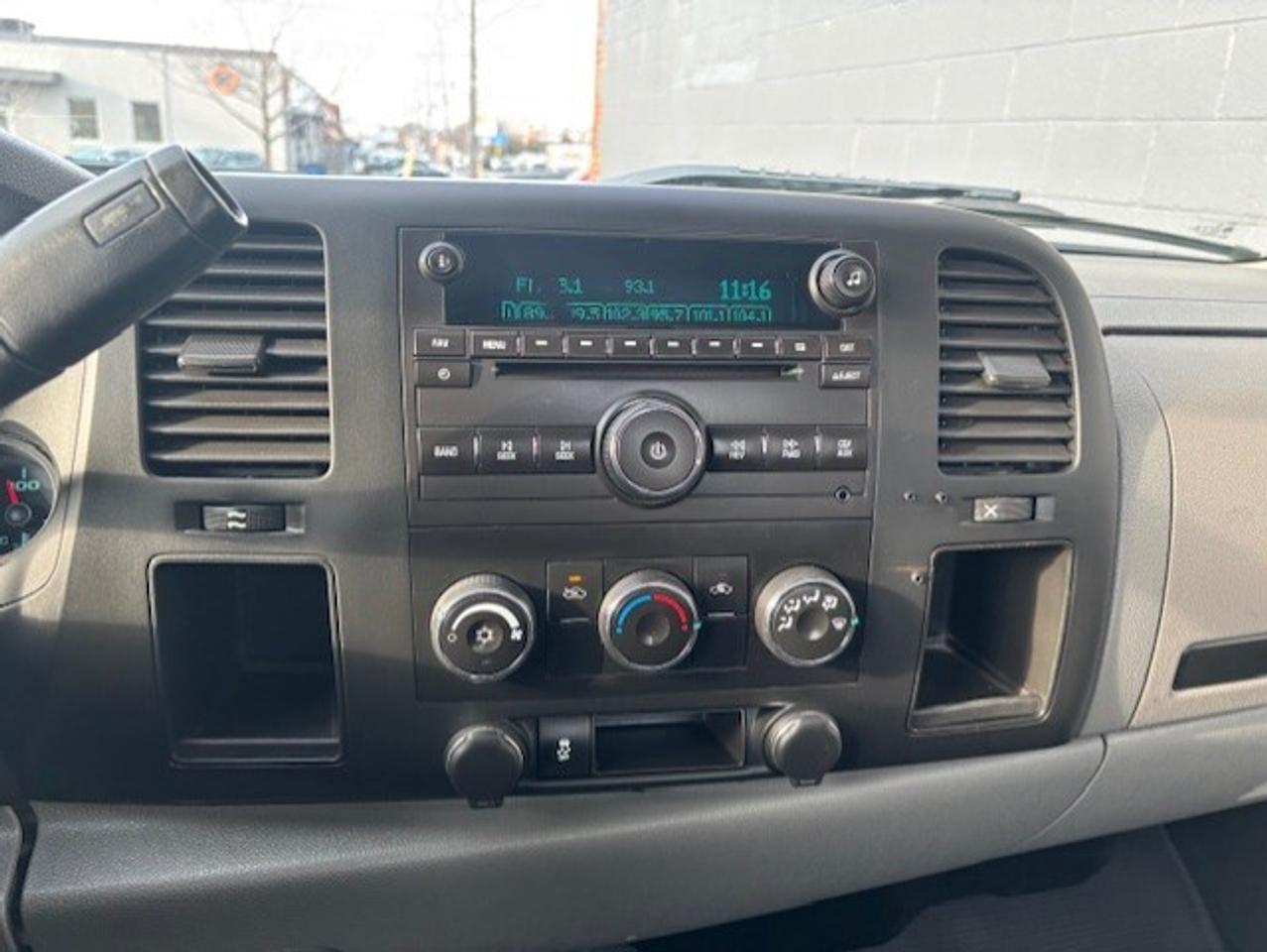 2013 GMC Sierra 1500 V6 REGULAR CAB-8 FOOT LONG BOX-1 OWNER-CERTIFIED! Photo