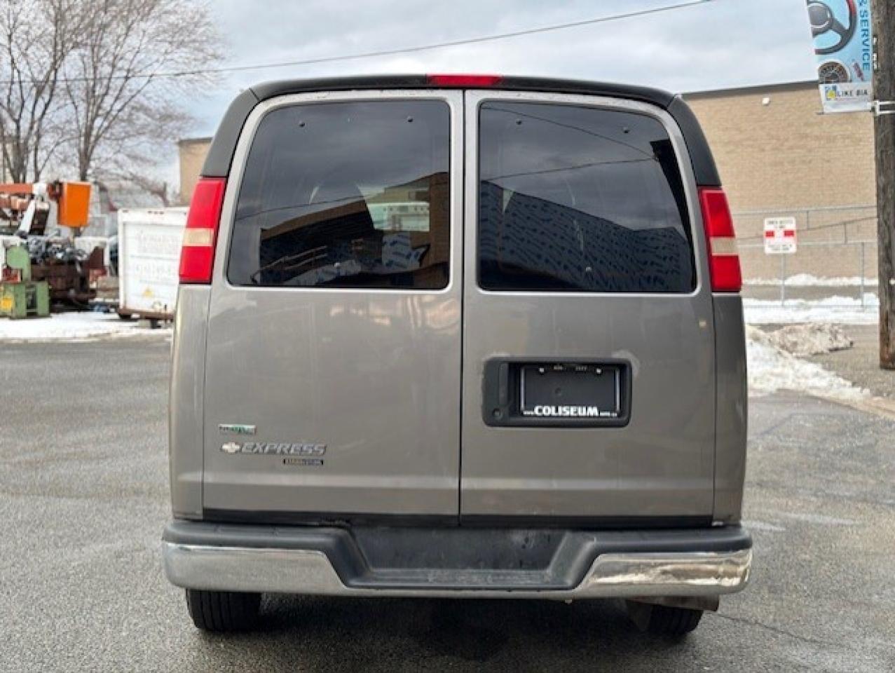 2011 Chevrolet Express Passenger LT 2500 **12 PASSENGER-REMOTE START-RUNS GREAT** Photo