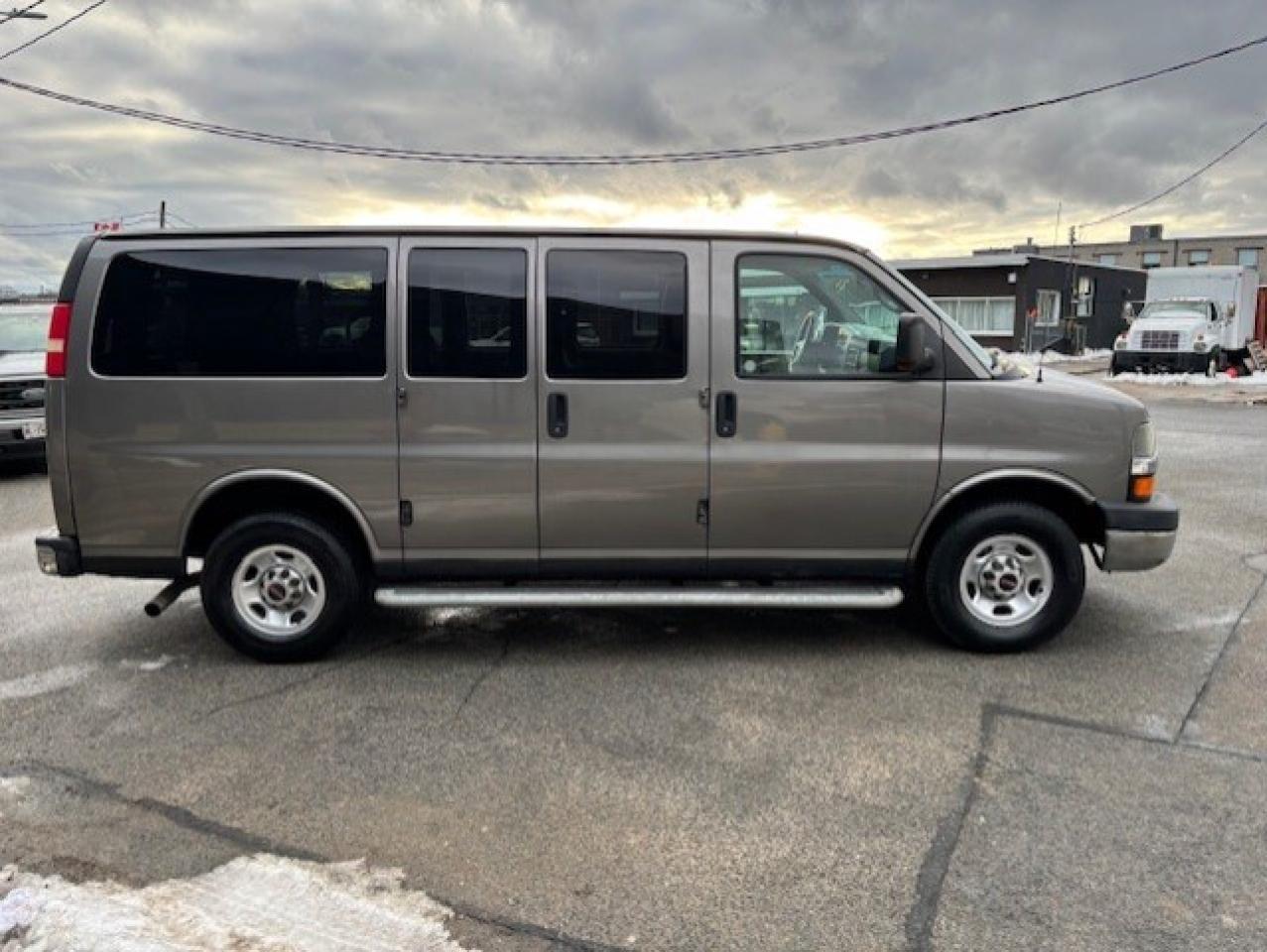 2011 Chevrolet Express Passenger LT 2500 **12 PASSENGER-REMOTE START-RUNS GREAT** Photo