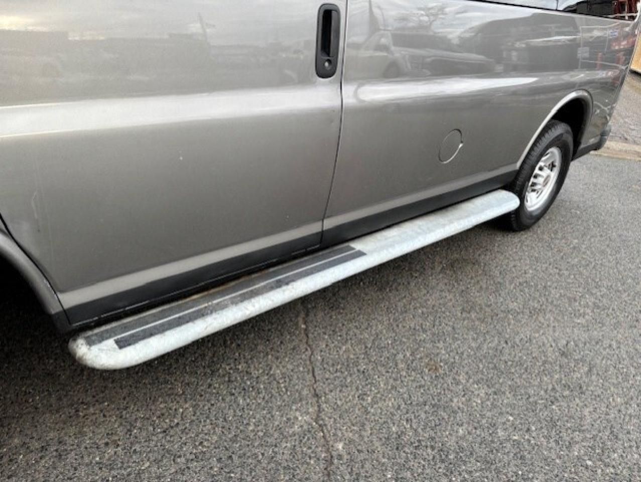 2011 Chevrolet Express Passenger LT 2500 **12 PASSENGER-REMOTE START-RUNS GREAT** Photo