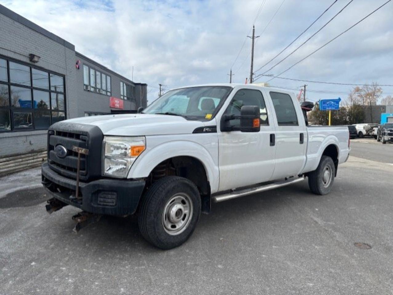 2016 Ford F-250 4WD WESTERN SNOW PLOW-ONLY 90KM-CREW CAB-SHORT BOX Photo