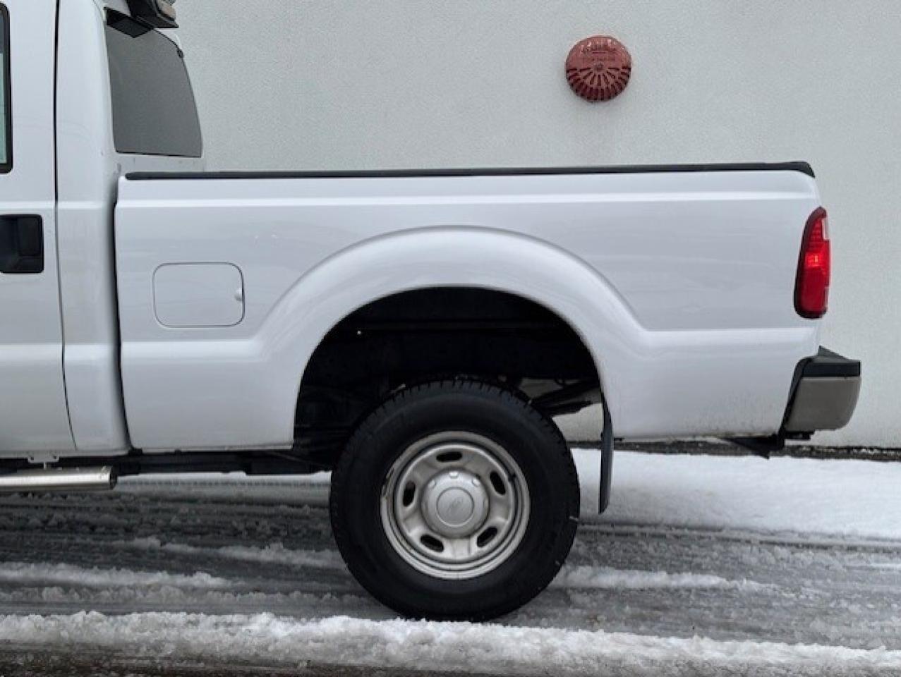 2016 Ford F-250 4WD WESTERN SNOW PLOW-ONLY 90KM-CREW CAB-SHORT BOX Photo