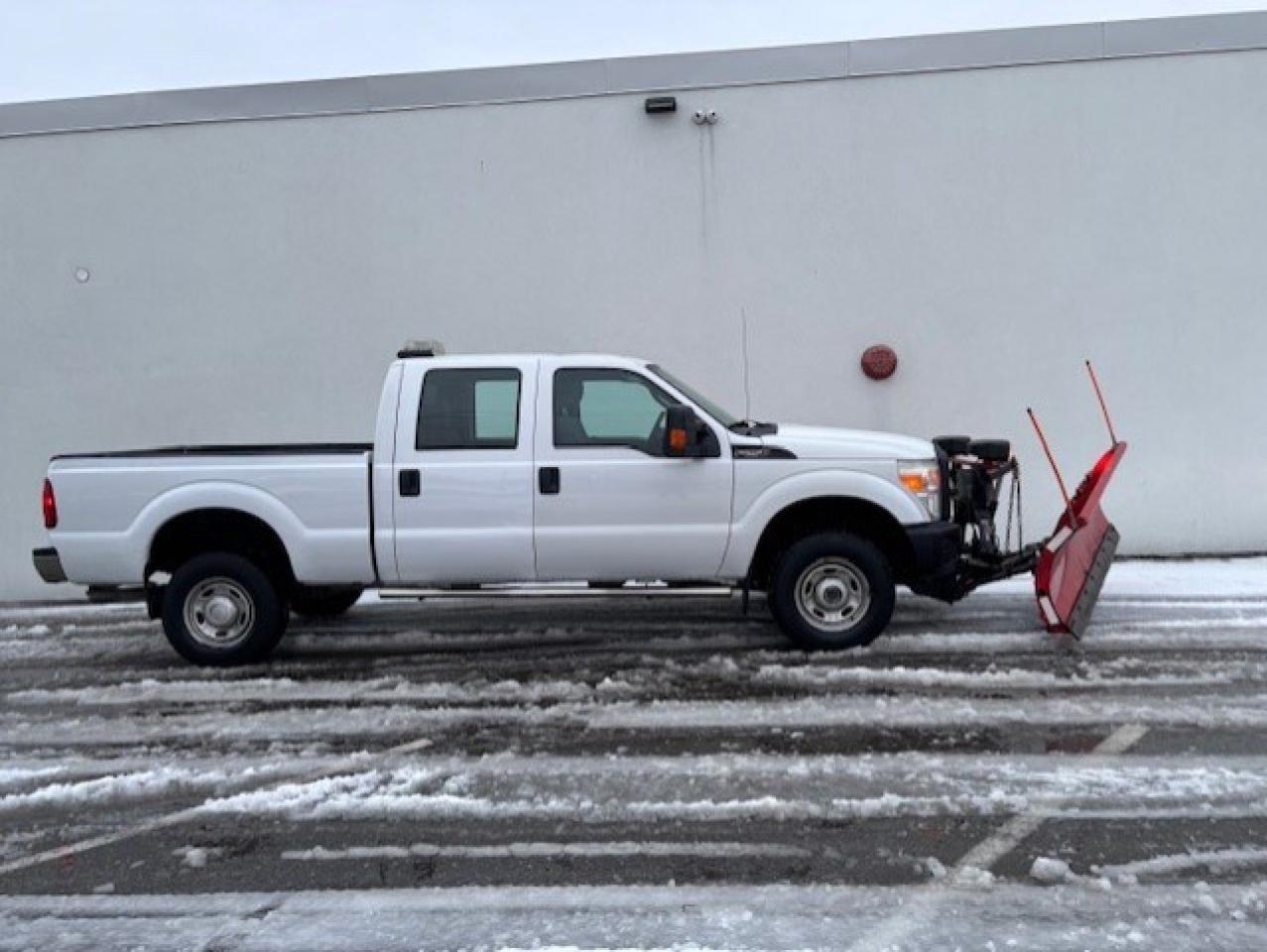 2016 Ford F-250 4WD WESTERN SNOW PLOW-ONLY 90KM-CREW CAB-SHORT BOX Photo