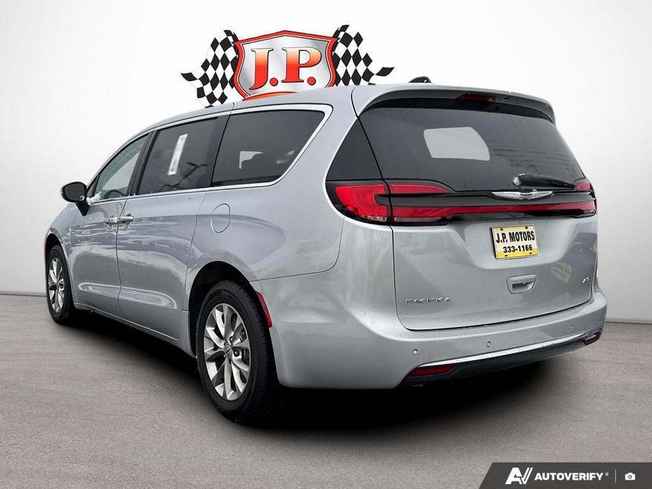 2023 Chrysler Pacifica Touring-L BACKUP CAM   BLUETOOTH   HTD SEATS   KEY Photo3