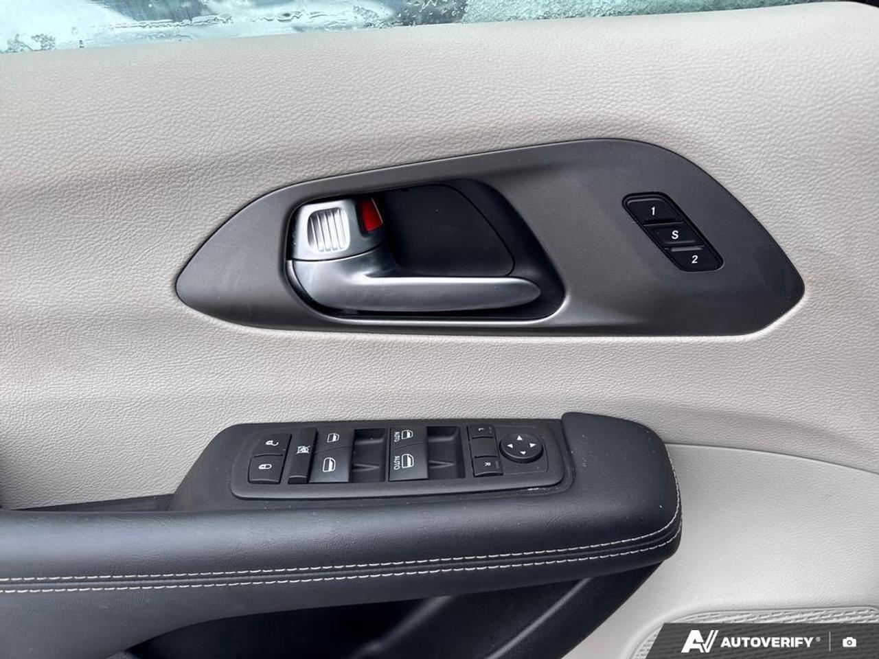 2023 Chrysler Pacifica Touring-L BACKUP CAM   BLUETOOTH   HTD SEATS   KEY Photo