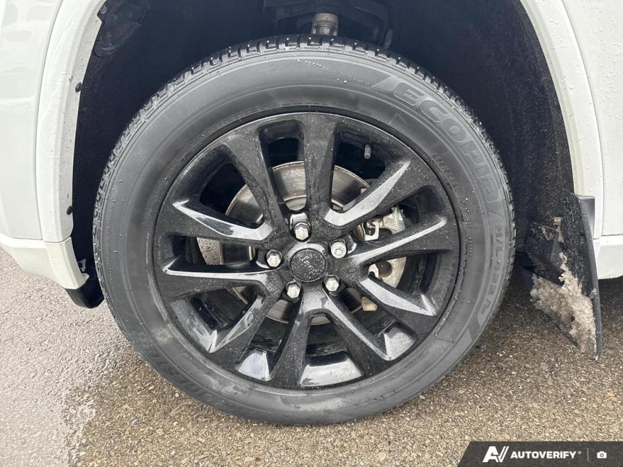 2021 Jeep Grand Cherokee Laredo BACKUP CAM   BLUETOOTH   HTD SEATS   KEYLES Photo