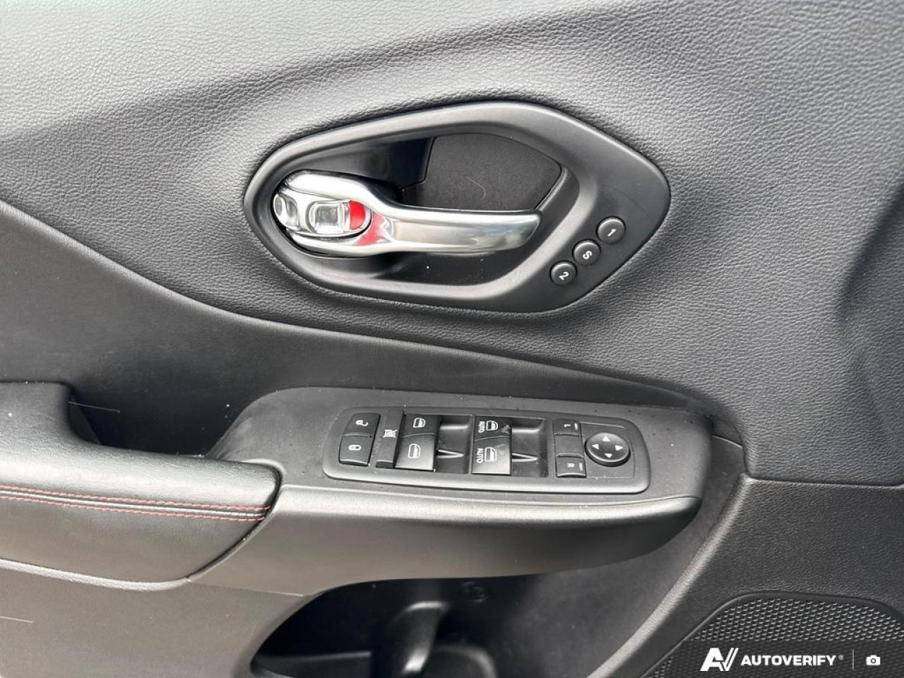 2019 Jeep Cherokee Trailhawk BACKUP CAM   BLUETOOTH   KEYLESS ENTRY Photo