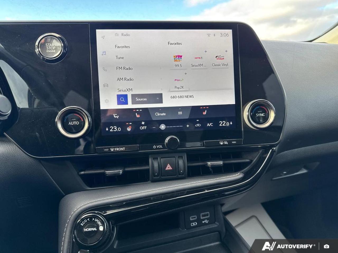 2023 Lexus NX 250 BACKUP CAM   BLUETOOTH   HTD SEATS   KEYLESS ENTRY Photo