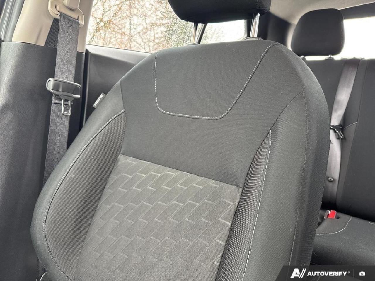 2024 Nissan Kicks SV BACKUP CAM   BLUETOOTH   HTD SEATS   KEYLESS EN Photo