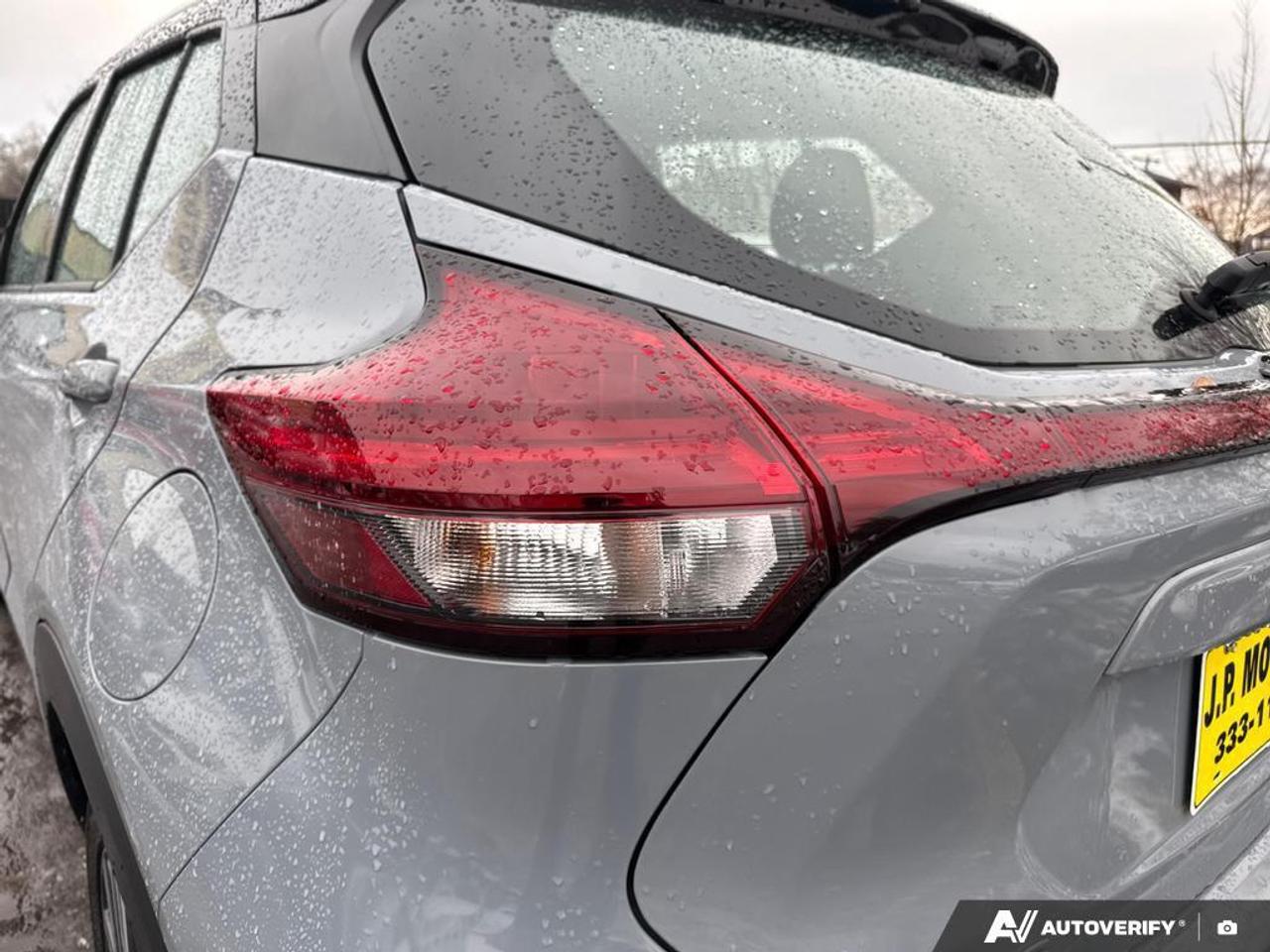 2024 Nissan Kicks SV BACKUP CAM   BLUETOOTH   HTD SEATS   KEYLESS EN Photo