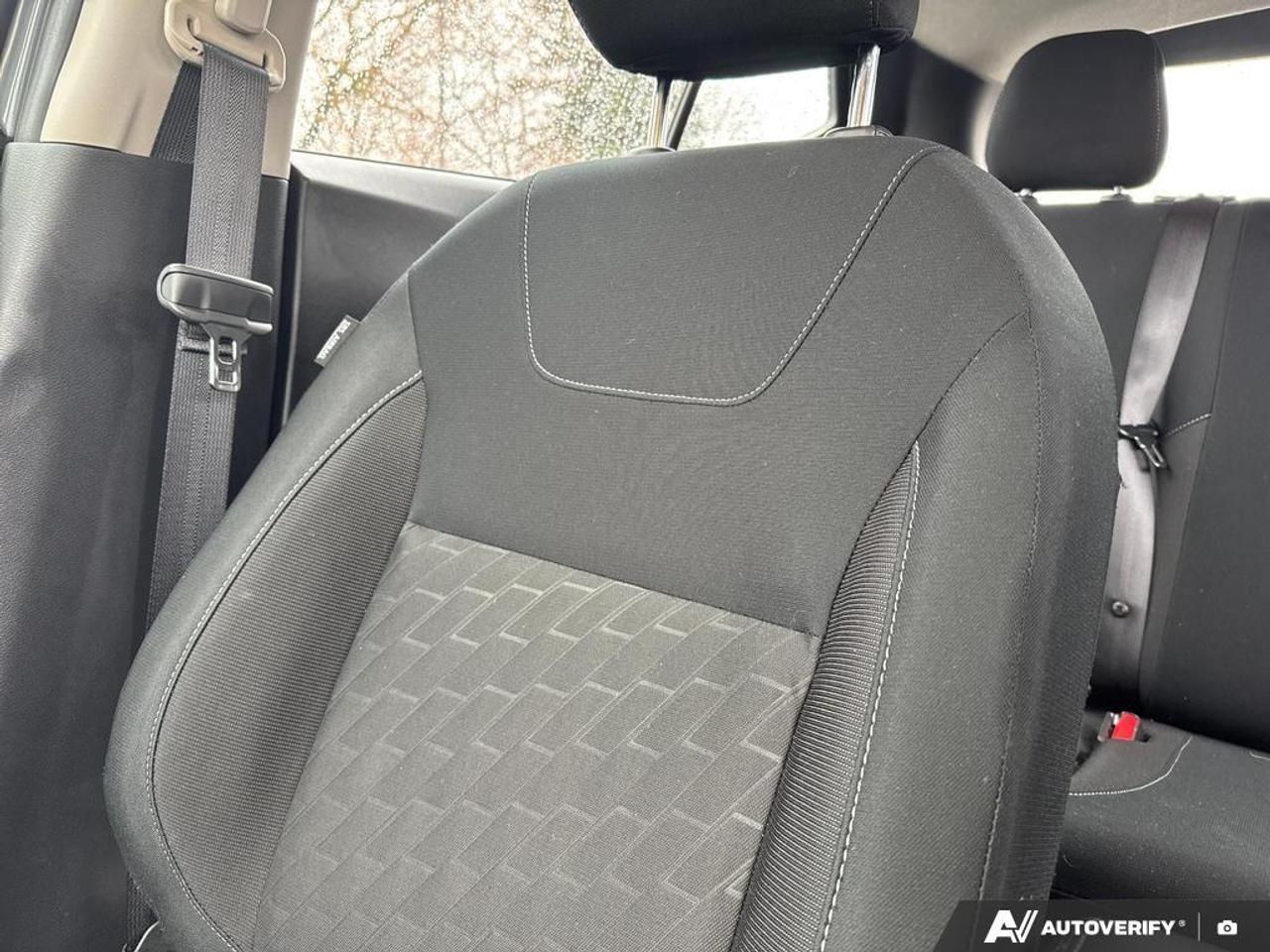 2024 Nissan Kicks SV BACKUP CAM   BLUETOOTH   HTD SEATS   KEYLESS EN Photo