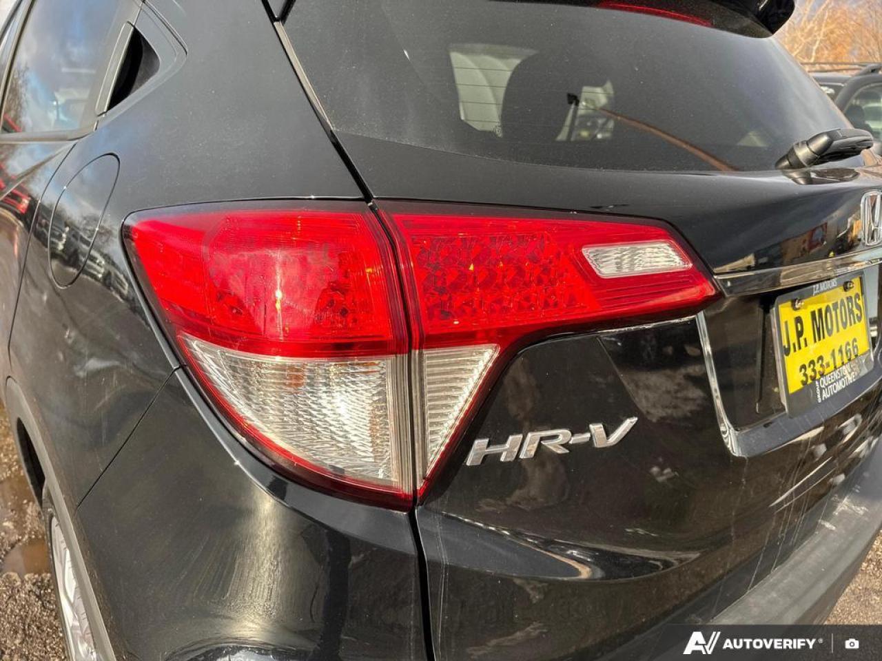 2022 Honda HR-V LX BACKUP CAM   BLUETOOTH   HTD SEATS   KEYLESS EN Photo