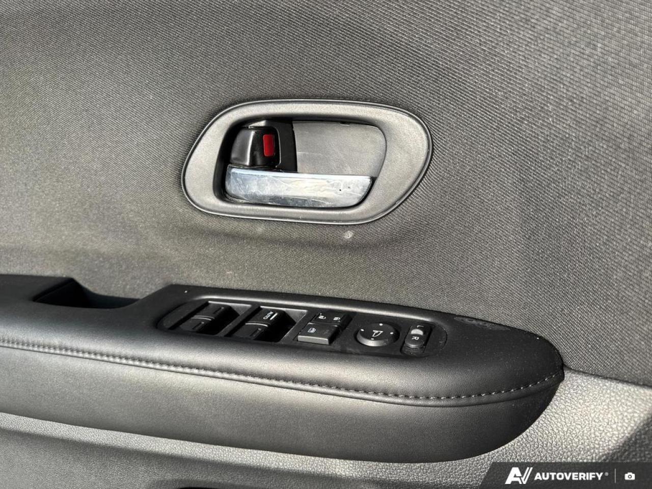 2022 Honda HR-V LX BACKUP CAM   BLUETOOTH   HTD SEATS   KEYLESS EN Photo