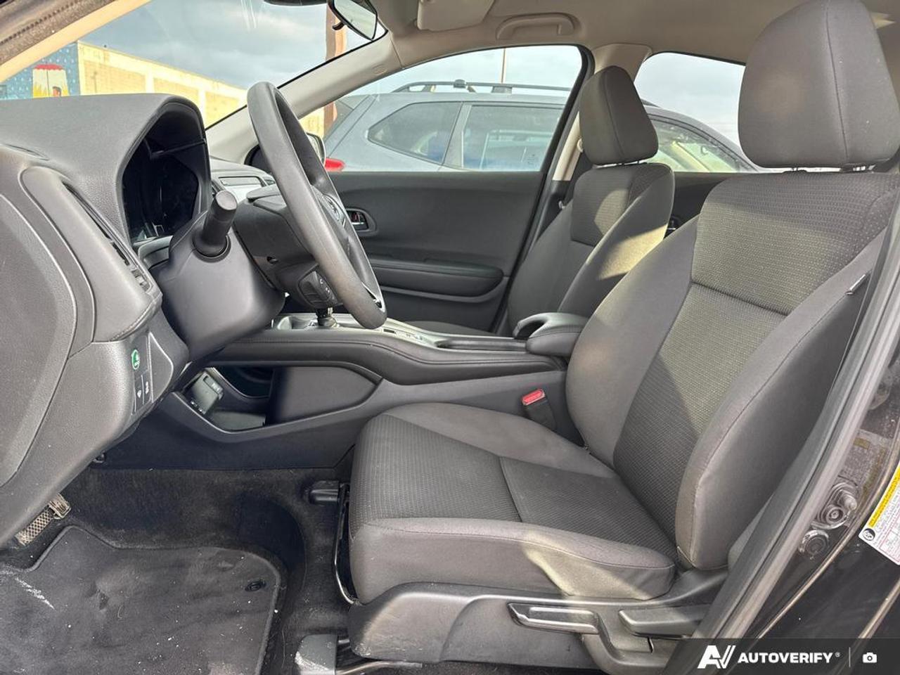 2022 Honda HR-V LX BACKUP CAM   BLUETOOTH   HTD SEATS   KEYLESS EN Photo