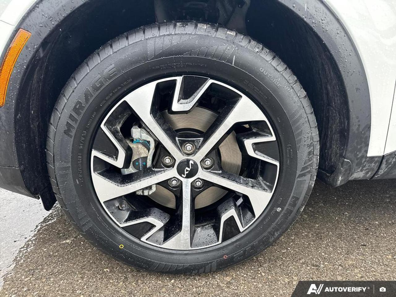 2024 Kia Sportage EX BACKUP CAM   BLUETOOTH   HTD SEATS   KEYLESS EN Photo