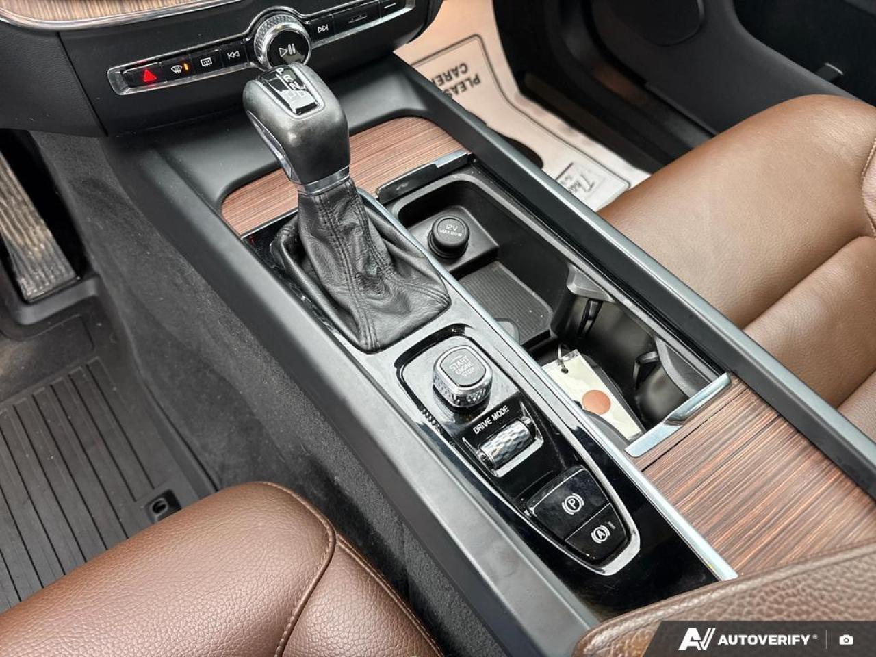 2021 Volvo XC60 T6 Momentum BACKUP CAM   BLUETOOTH   HTD SEATS   K Photo