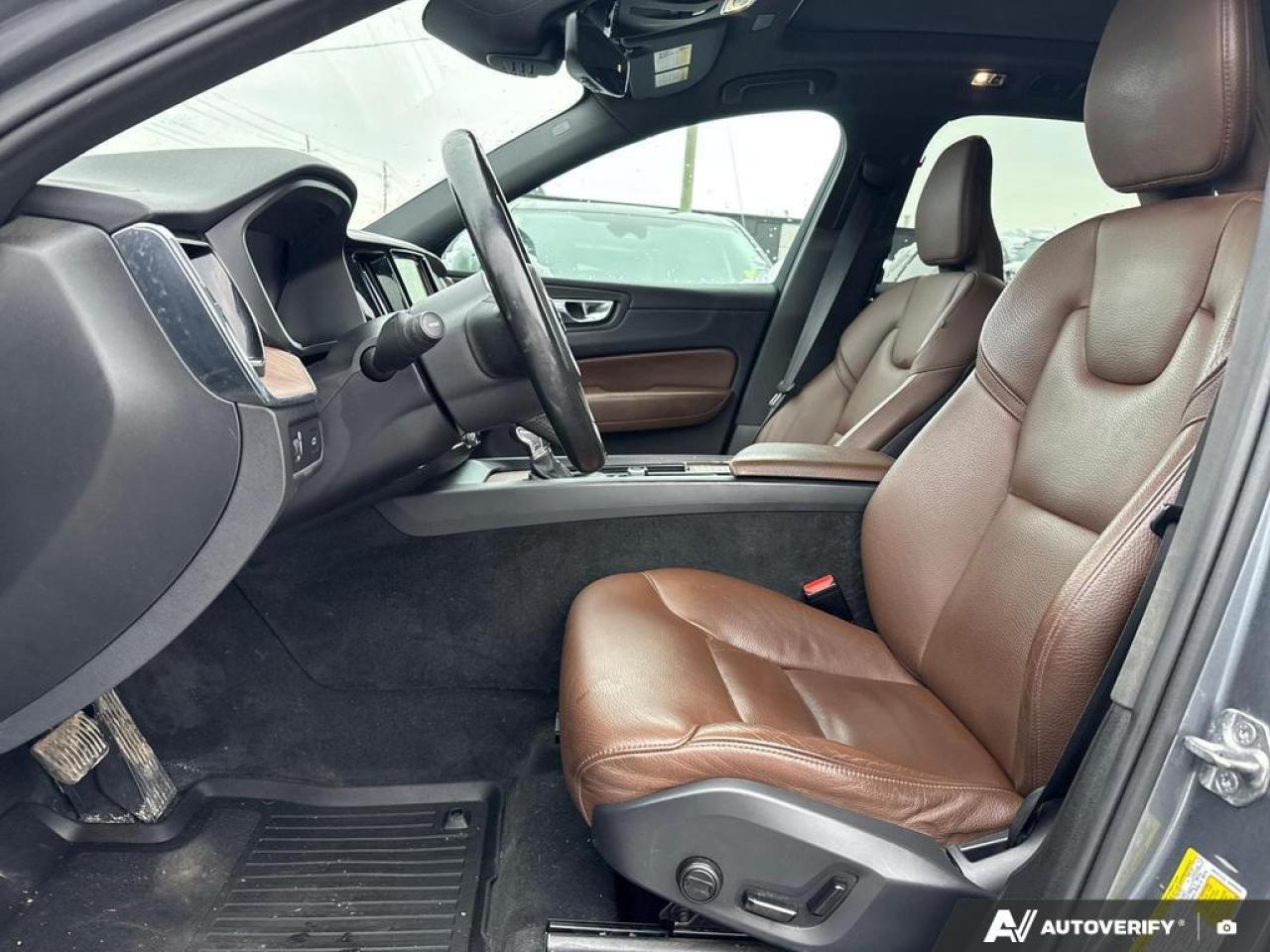 2021 Volvo XC60 T6 Momentum BACKUP CAM   BLUETOOTH   HTD SEATS   K Photo