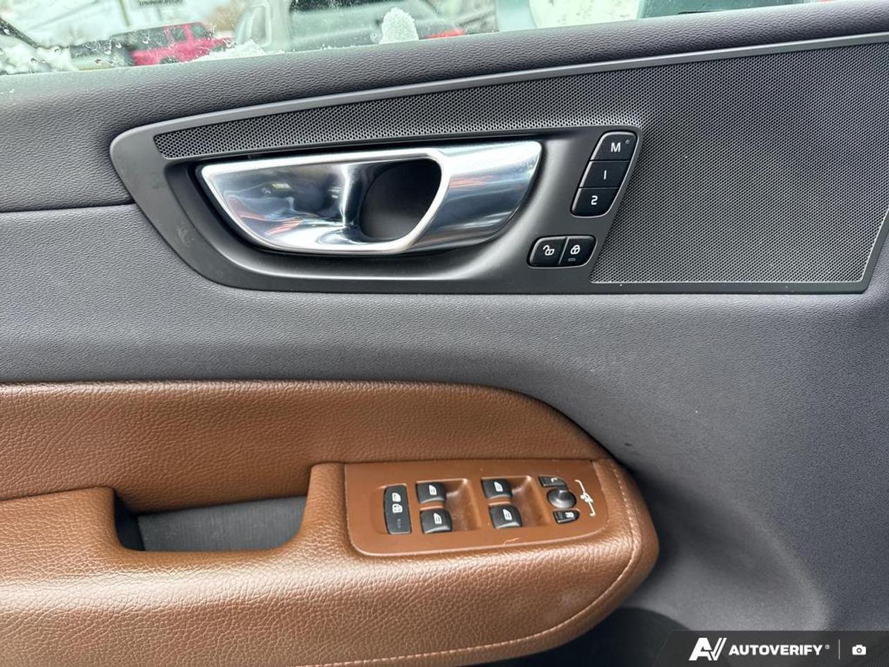 2021 Volvo XC60 T6 Momentum BACKUP CAM   BLUETOOTH   HTD SEATS   K Photo