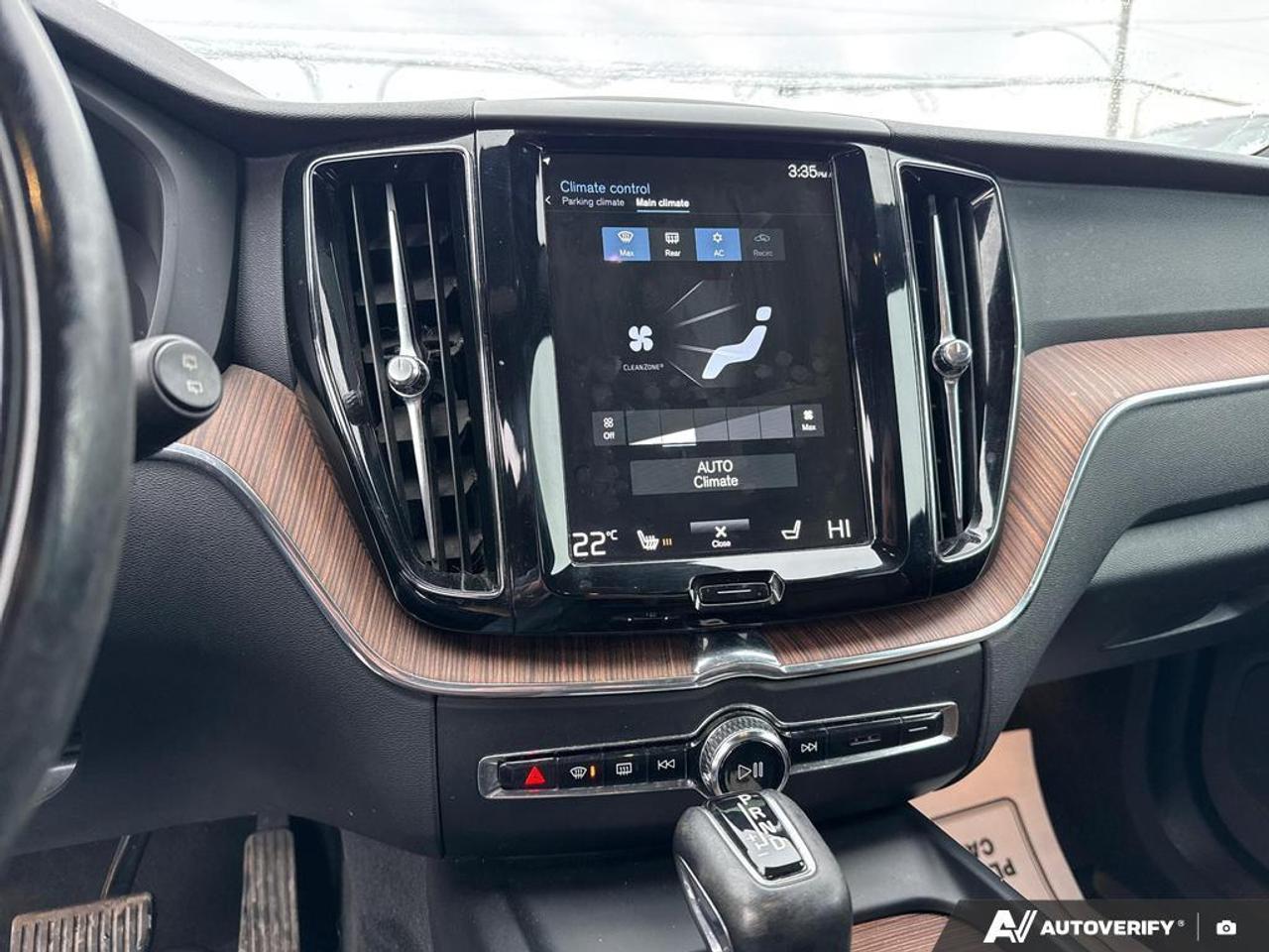 2021 Volvo XC60 T6 Momentum BACKUP CAM   BLUETOOTH   HTD SEATS   K Photo