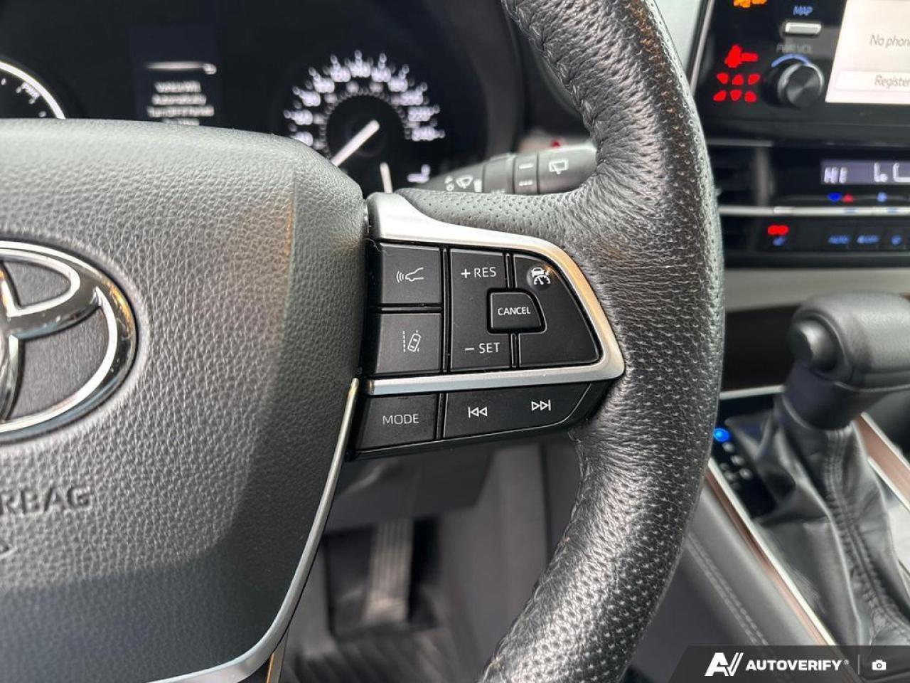 2021 Toyota Sienna LE 8-Passenger BACKUP CAM   BLUETOOTH   HTD SEATS Photo