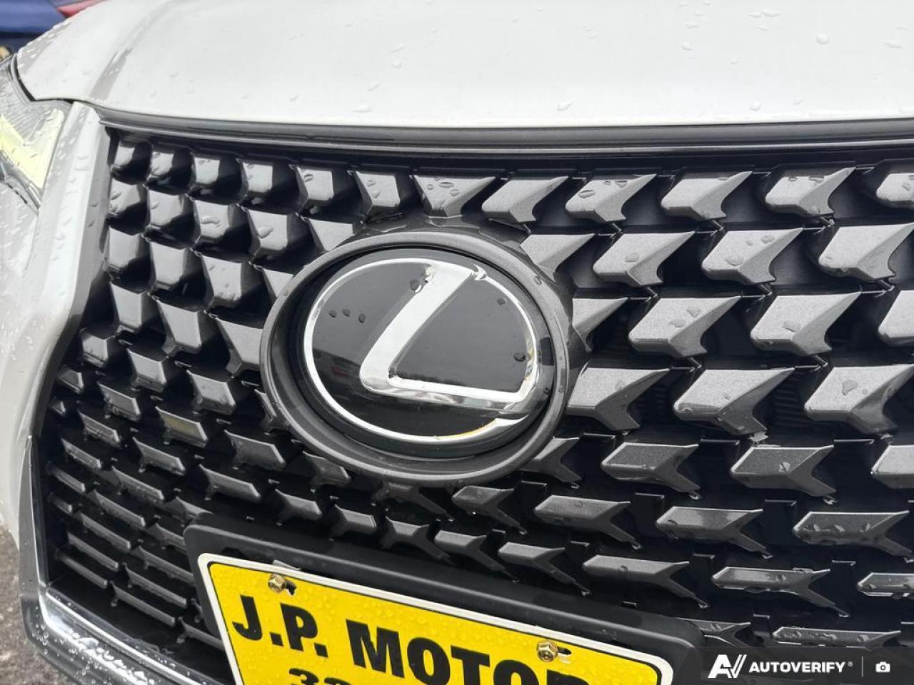 2024 Lexus UX 250H HYBRID   BACKUP CAM   BLUETOOTH   HTD SEATS   KEYL Photo