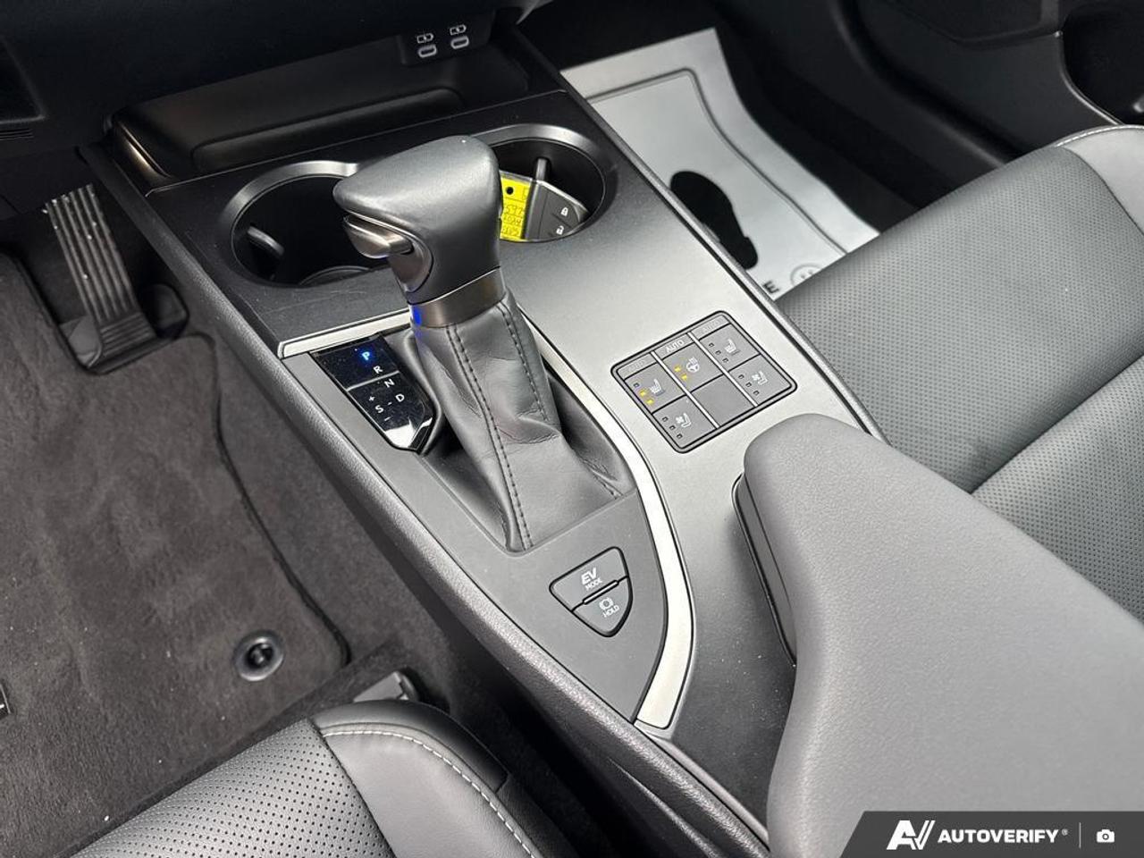 2024 Lexus UX 250H HYBRID   BACKUP CAM   BLUETOOTH   HTD SEATS   KEYL Photo