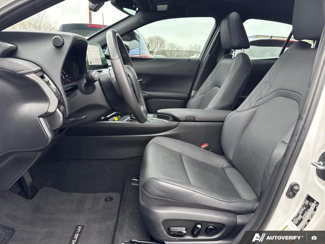 2024 Lexus UX 250H HYBRID   BACKUP CAM   BLUETOOTH   HTD SEATS   KEYL Photo